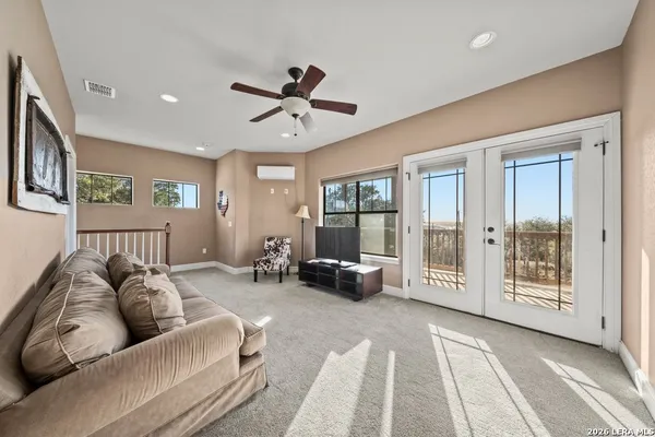 $699,900 | 852 Crossbow Drive, Canyon Lake, TX 78133