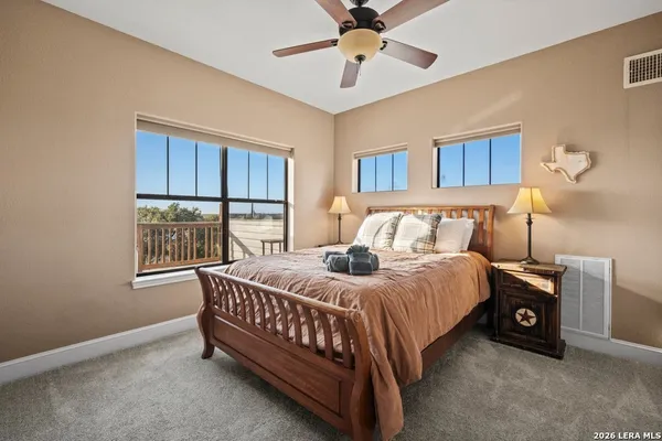 $699,900 | 852 Crossbow Drive, Canyon Lake, TX 78133