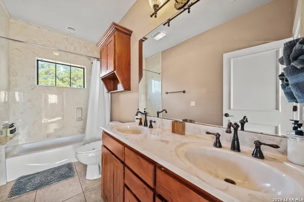 $699,900 | 852 Crossbow Drive, Canyon Lake, TX 78133