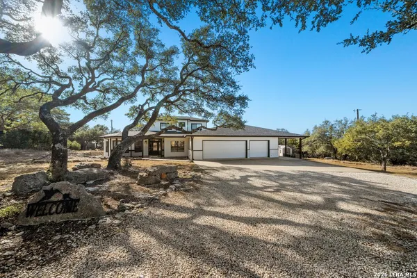 $699,900 | 852 Crossbow Drive, Canyon Lake, TX 78133