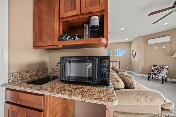 $699,900 | 852 Crossbow Drive, Canyon Lake, TX 78133