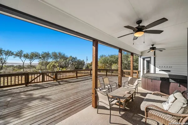$699,900 | 852 Crossbow Drive, Canyon Lake, TX 78133