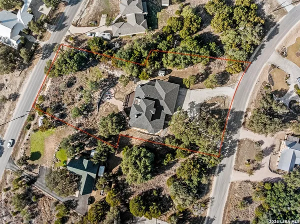 $699,900 | 852 Crossbow Drive, Canyon Lake, TX 78133