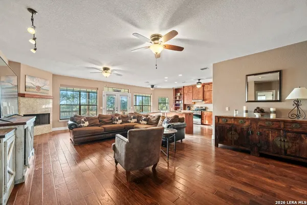 $699,900 | 852 Crossbow Drive, Canyon Lake, TX 78133