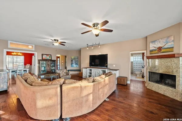 $699,900 | 852 Crossbow Drive, Canyon Lake, TX 78133