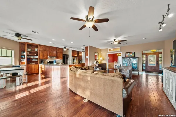 $699,900 | 852 Crossbow Drive, Canyon Lake, TX 78133