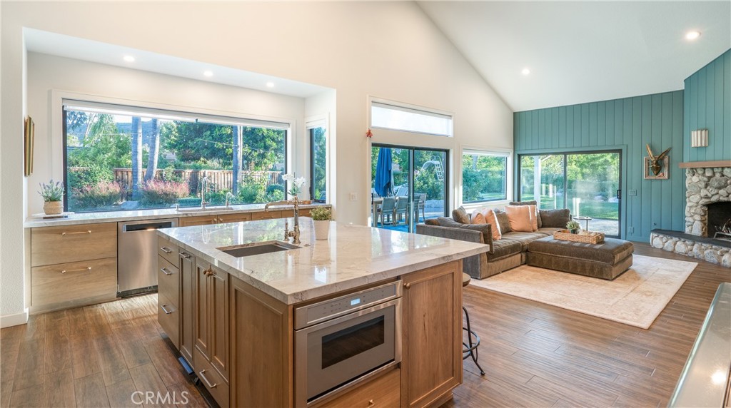 304 Chelan Court Simi Valley, CA 93065 - Photo 12 of 55