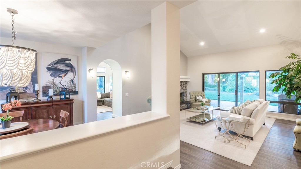 304 Chelan Court Simi Valley, CA 93065 - Photo 5 of 55