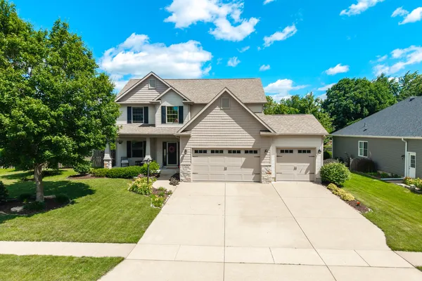 $625,000 | 3362 Adele Lane, Bettendorf, IA 52722