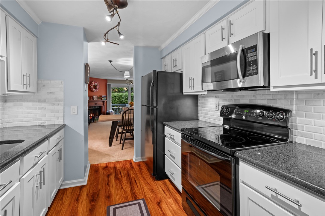 161 West Shore Road, Unit B5 Warwick, RI 02889 - Photo 9 of 29