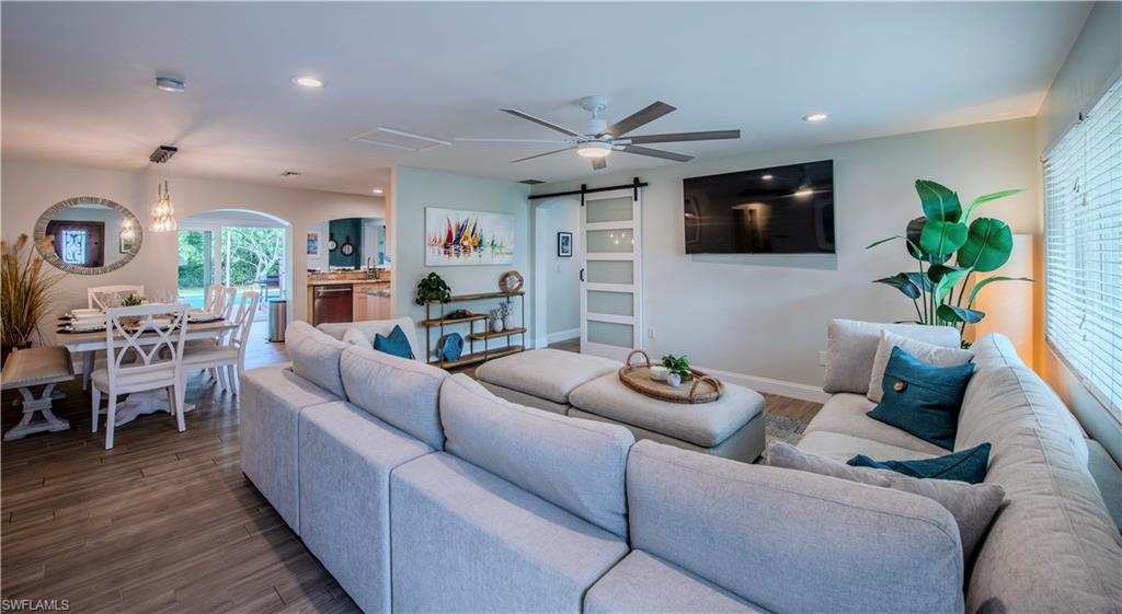 1385 Wisconsin Drive Naples, FL 34103 - Photo 3 of 43