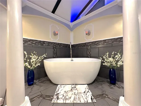 $1,179,000 | 8162 Oak Park, Orlando, FL 32819