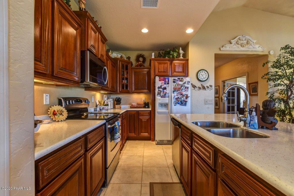 1147 Rigo Ranch Road Prescott Valley, AZ 86314 - Photo 4 of 28 Kitchen