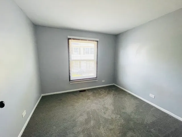 $2,195 | 613 Academy Court, Schaumburg, IL 60107