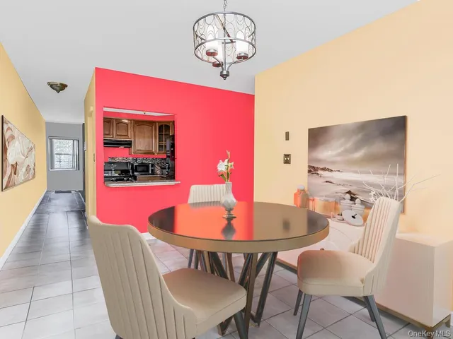 $879,000 | 1035 Bryant Avenue | Foxhurst