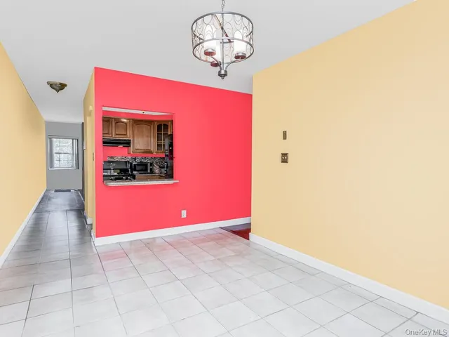 $879,000 | 1035 Bryant Avenue | Foxhurst