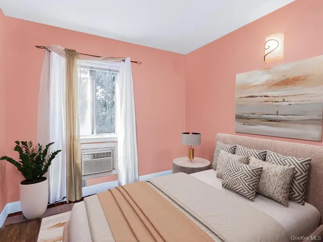 $879,000 | 1035 Bryant Avenue | Foxhurst