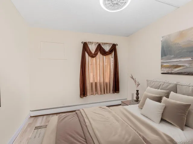 $879,000 | 1035 Bryant Avenue | Foxhurst