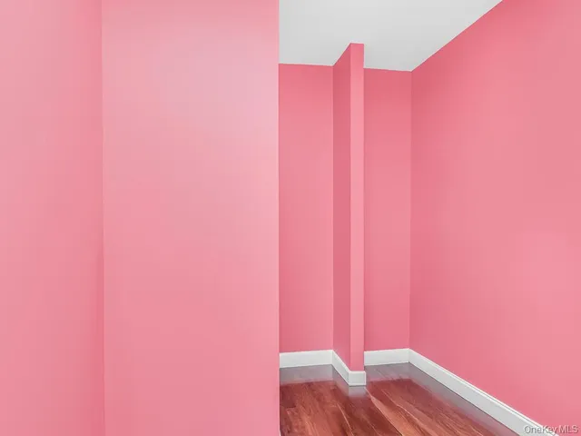 $879,000 | 1035 Bryant Avenue | Foxhurst