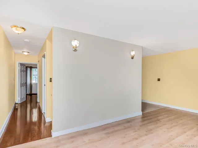 $879,000 | 1035 Bryant Avenue | Foxhurst