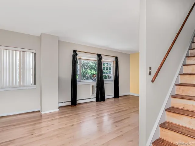 $879,000 | 1035 Bryant Avenue | Foxhurst