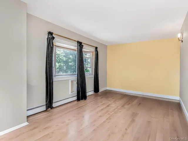 $879,000 | 1035 Bryant Avenue | Foxhurst