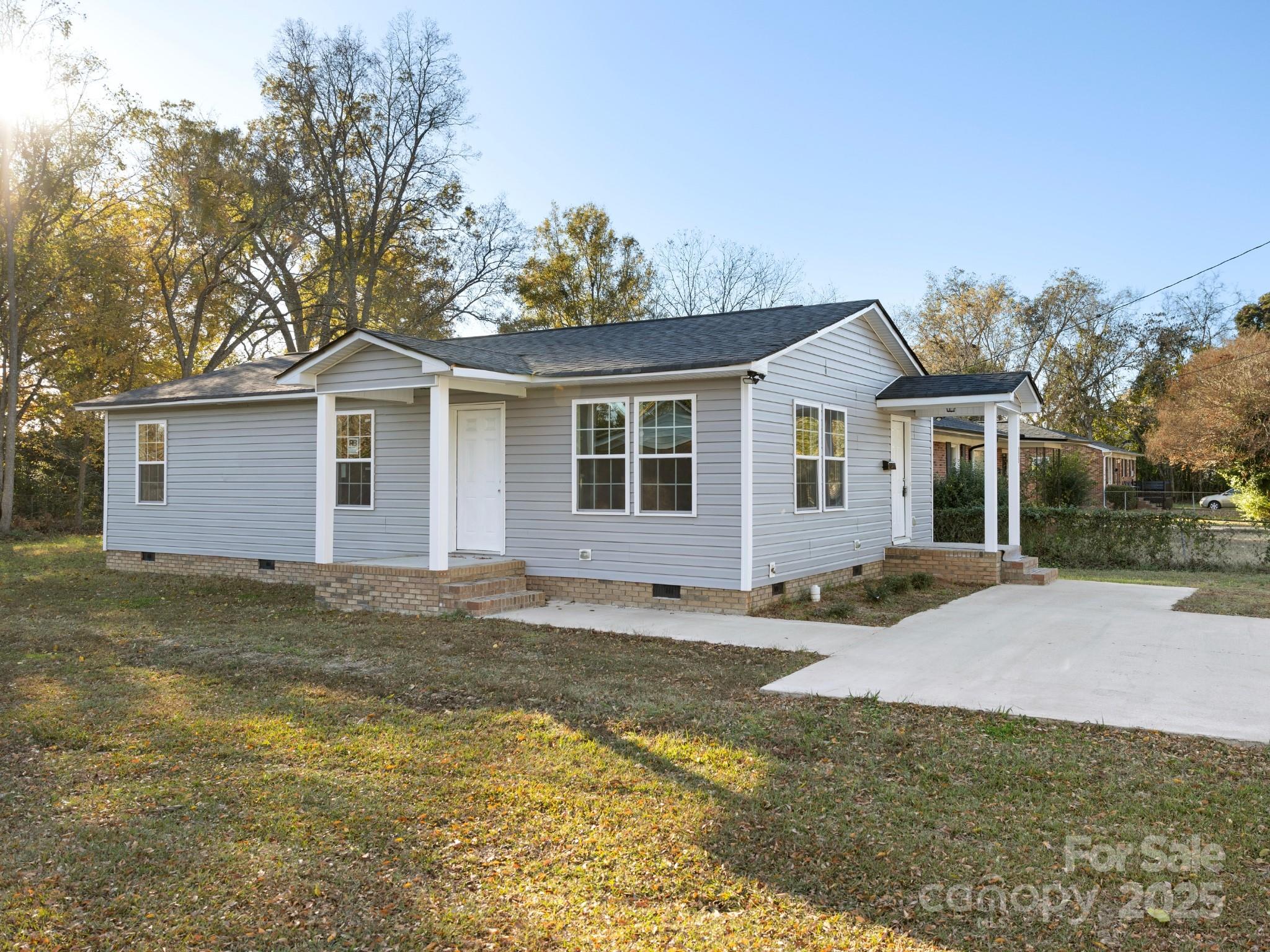 552 Locust Street Rock Hill, SC 29730 - Photo 2 of 24 a view of a house with a patio