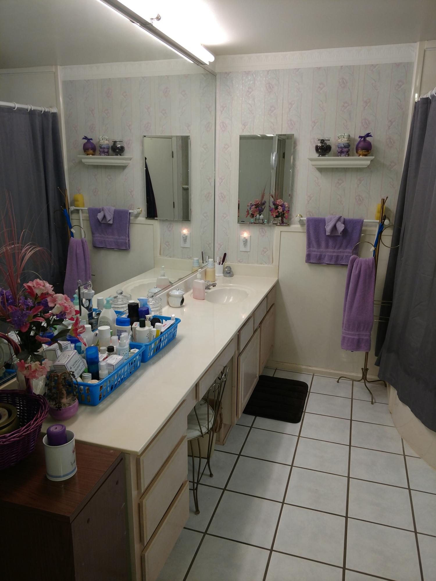 27 Choctawhatchee Road Southeast Fort Walton Beach, FL 32548 - Photo 18 of 20 a bathroom with a sink toilet and mirror