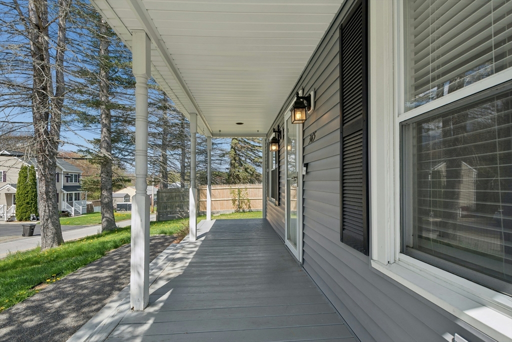 365 Clark Street Gardner, MA 01440 - Photo 5 of 40