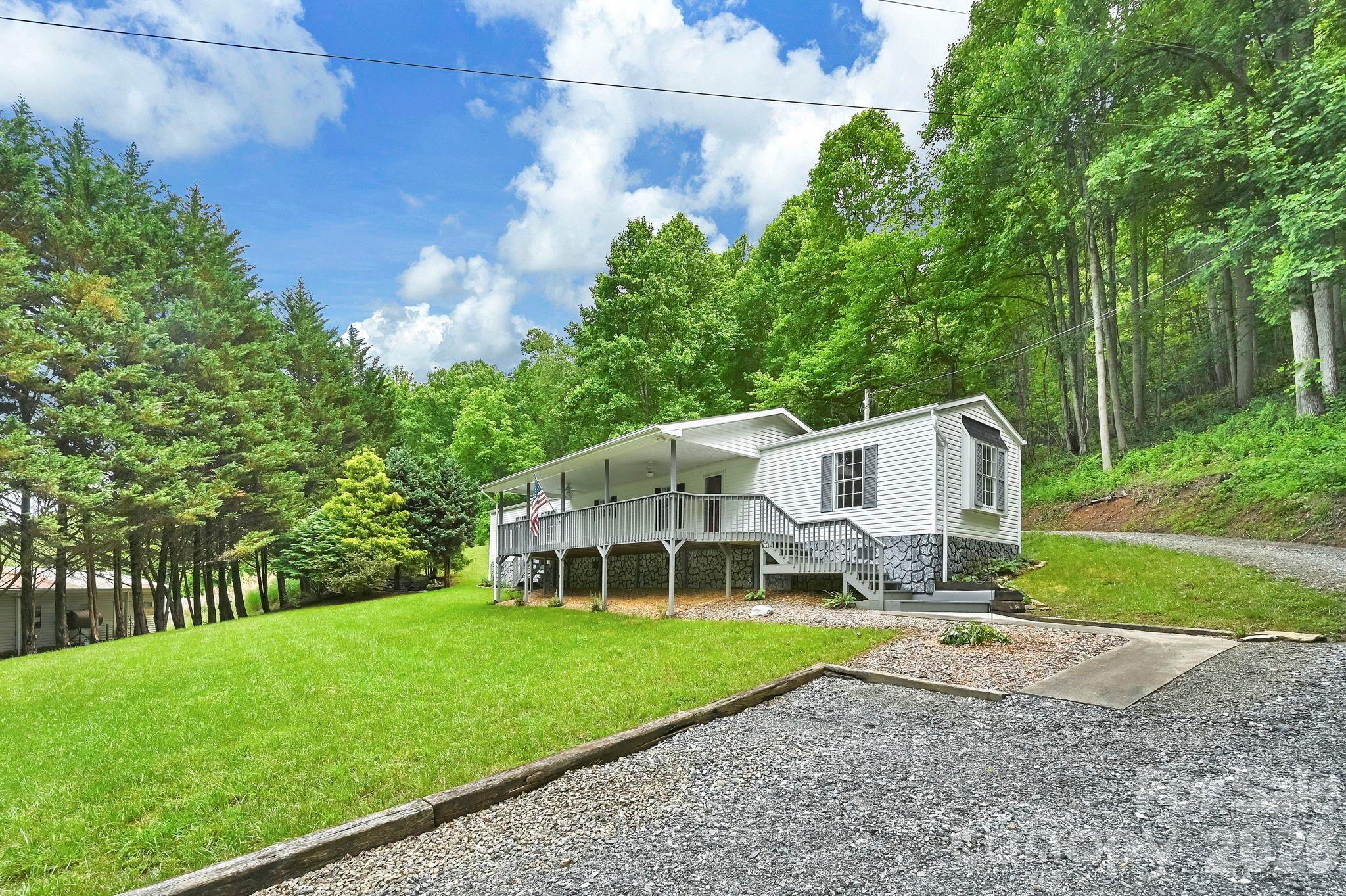 1191 Fisher Branch Road Marshall, NC 28753 - Photo 5 of 37