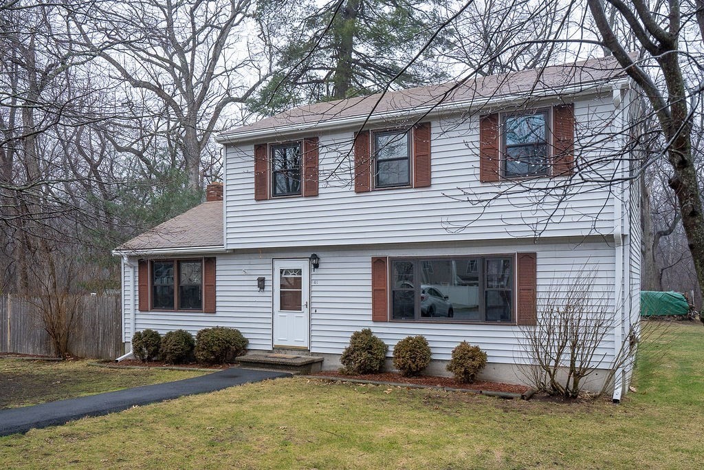 41 Torre Street Reading, MA 01867 - Photo 1 of 17 Gallery Image 1