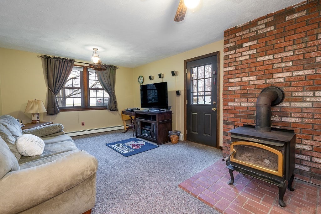 41 Torre Street Reading, MA 01867 - Photo 7 of 17 Gallery Image 7