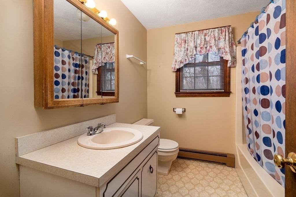 41 Torre Street Reading, MA 01867 - Photo 10 of 17 Gallery Image 10