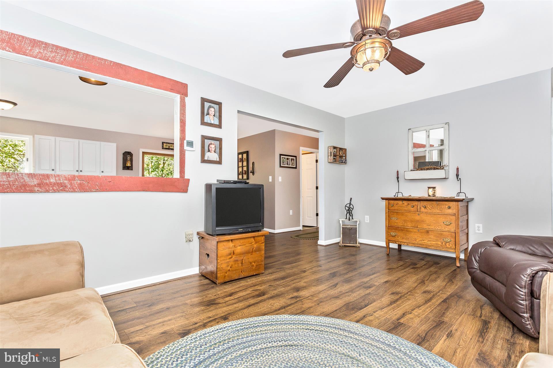 9277 Appolds Road Rocky Ridge, MD 21778 - Photo 6 of 30 Living Room