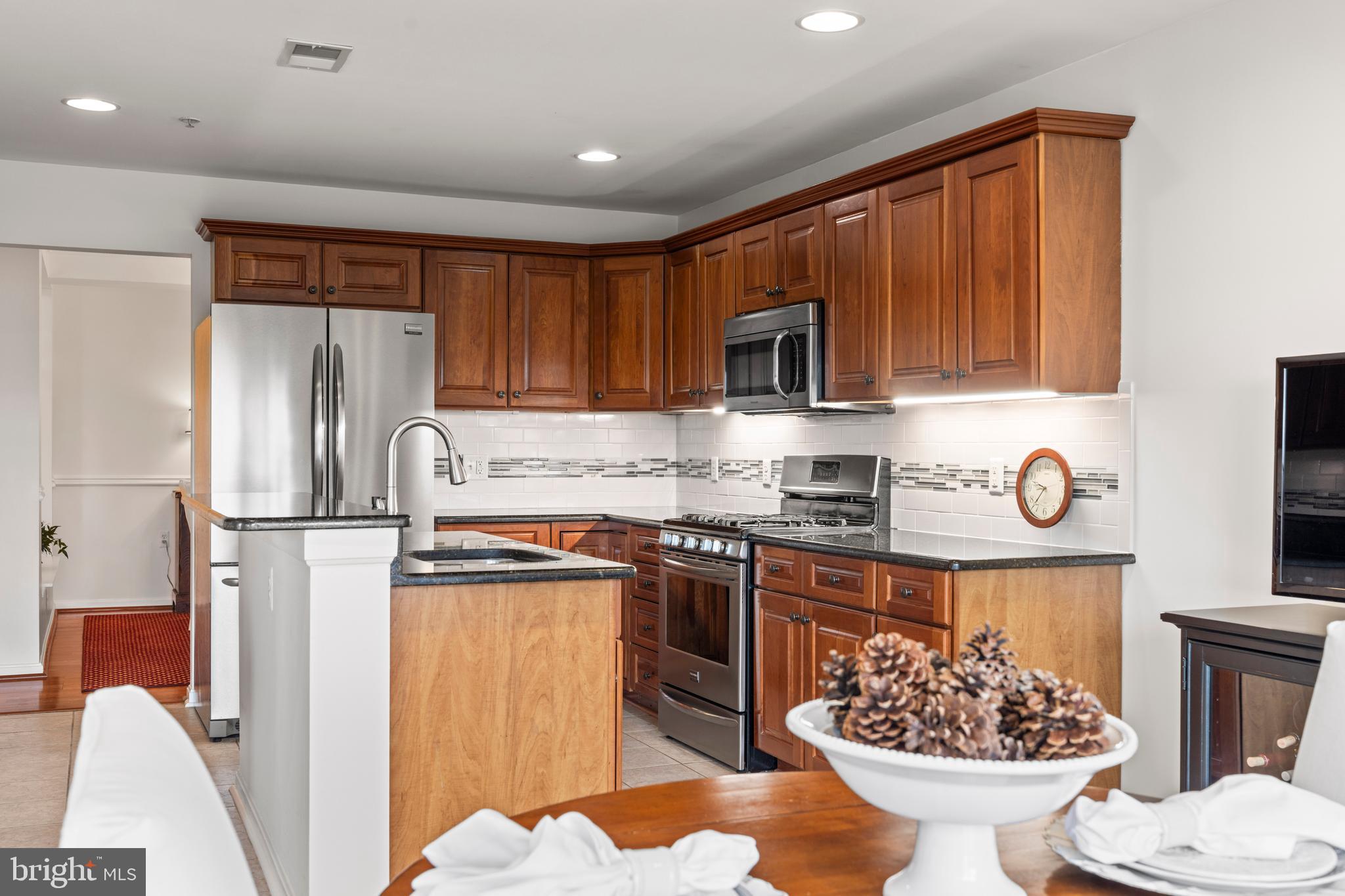 12246 Roundwood Road, Unit 507 Lutherville-Timonium, MD 21093 - Photo 22 of 58 Wonderful Stainless Steel Appliances