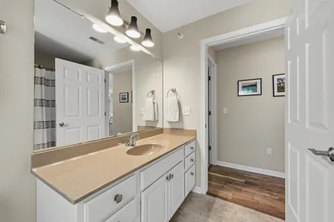 $329,900 | 370 East Veterans Way, Unit 5, Mukwonago, WI 53149