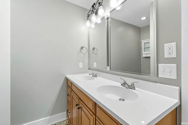 $289,900 | 1040 Delaware Avenue, Fort Wayne, IN 46805