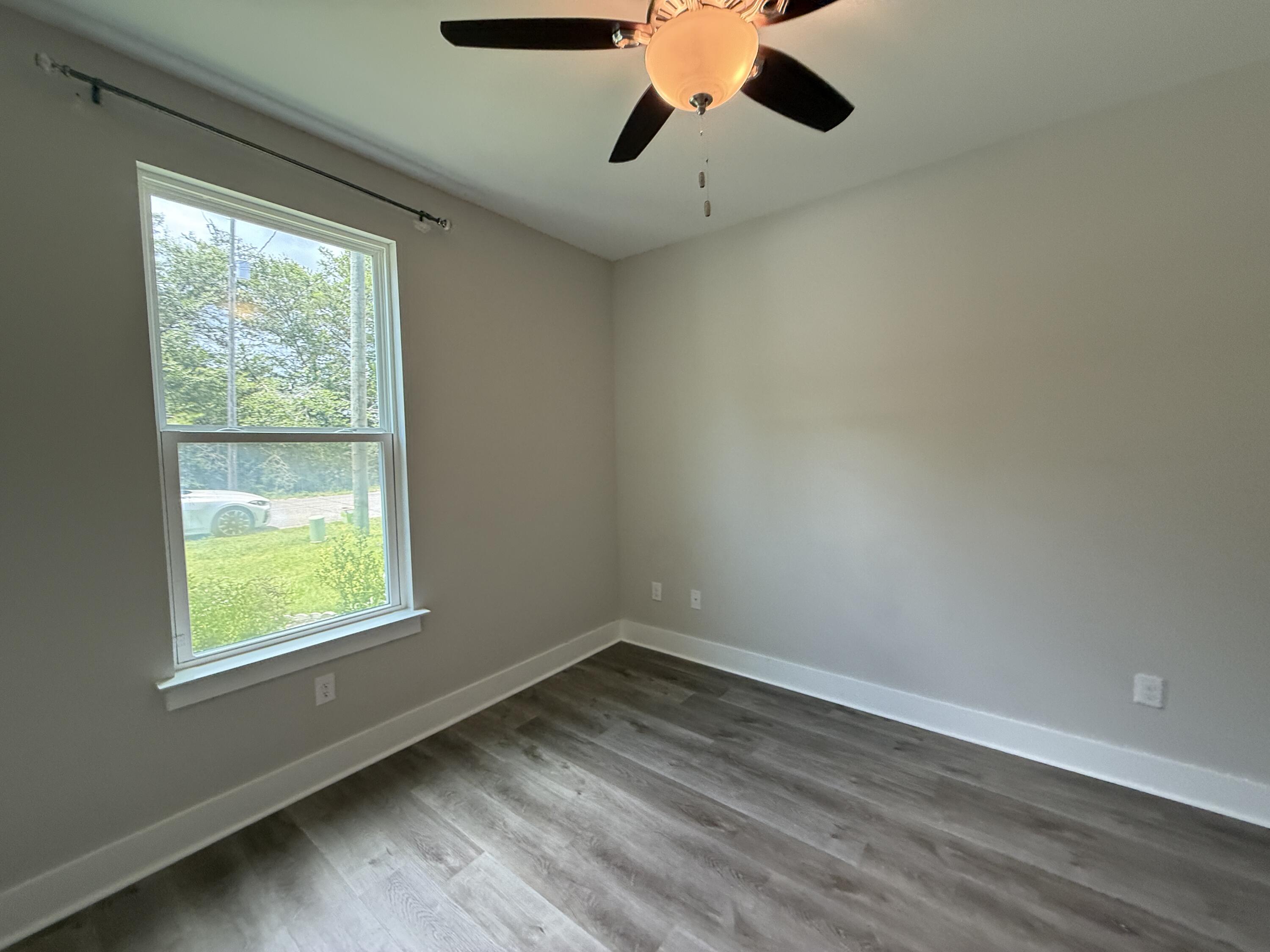 72 Wolverine Avenue Valparaiso, FL 32580 - Photo 7 of 20 an empty room with a window