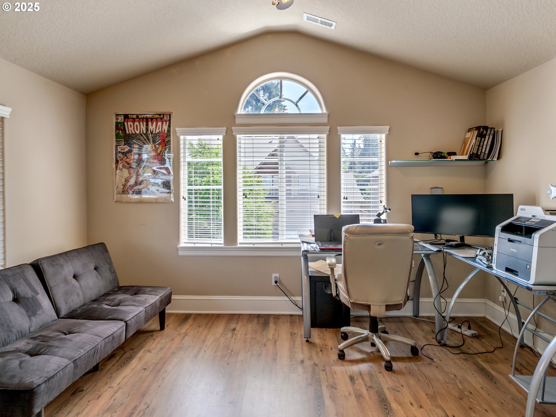 7913 Southwest Leiser Lane Portland, OR 97224 - Photo 21 of 43 Owner's Suite Bedroom
