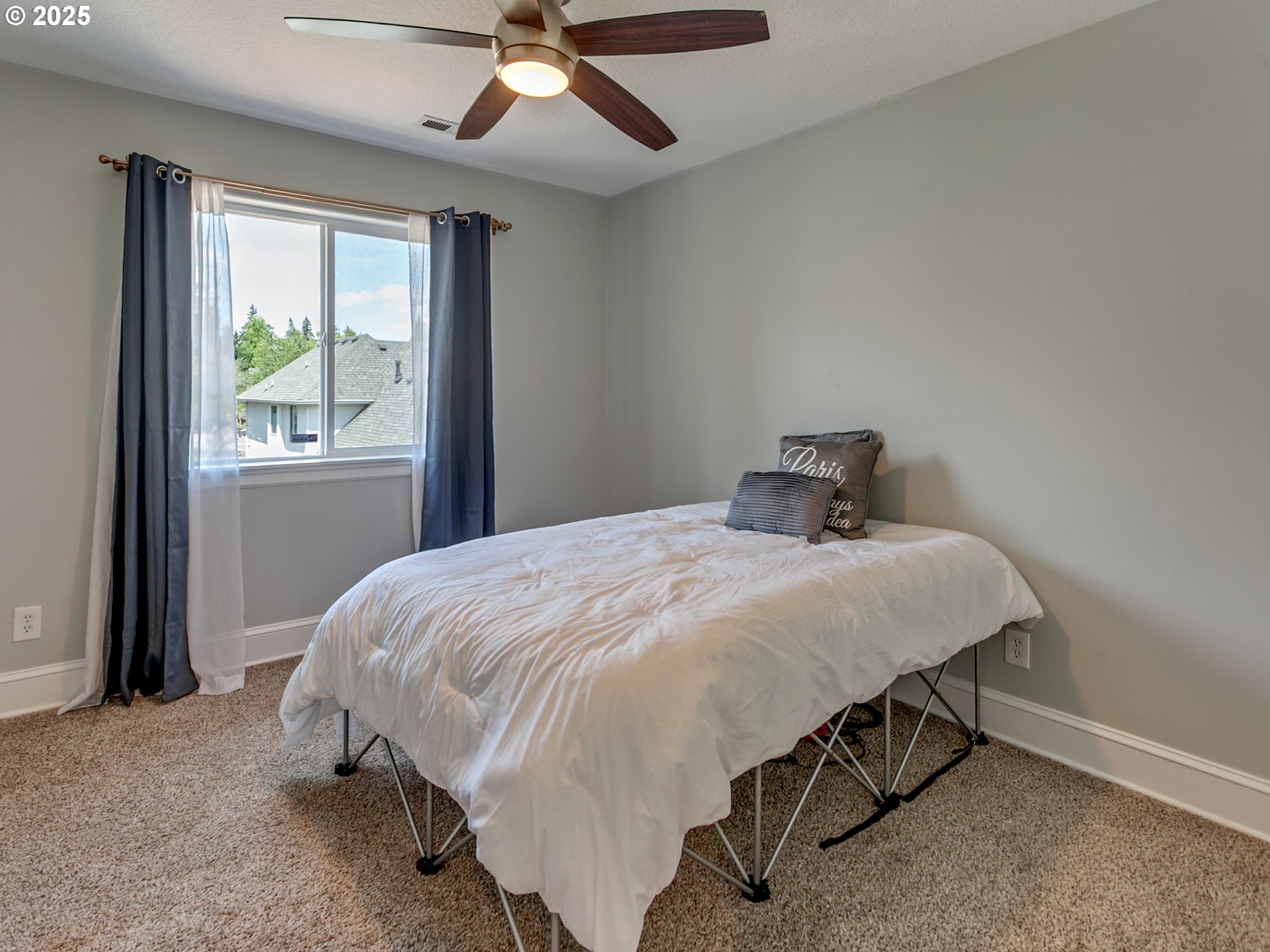 7913 Southwest Leiser Lane Portland, OR 97224 - Photo 24 of 43 Bedroom