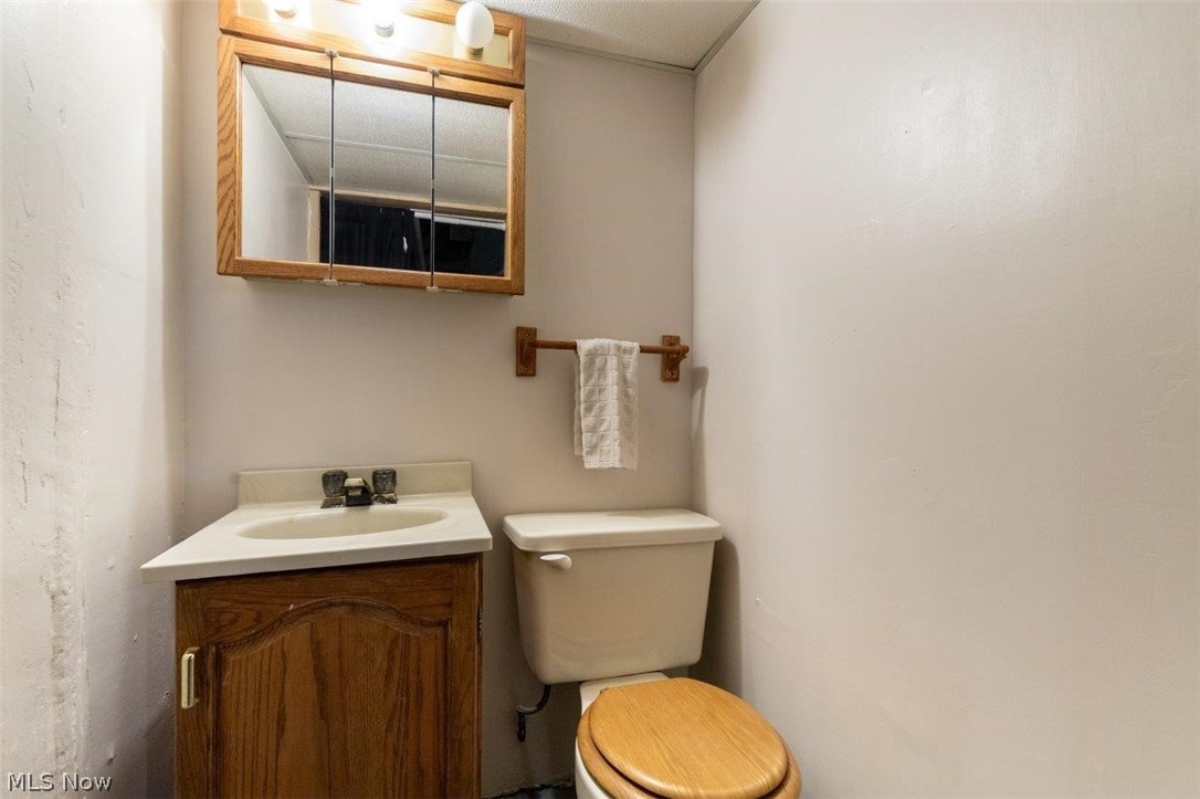 5288 Edenhurst Road Cleveland, OH 44124 - Photo 26 of 35