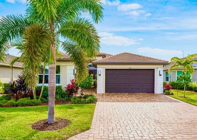 $929,100 | 11909 Southwest Coral Cove Parkway, Port St. Lucie, FL 34987