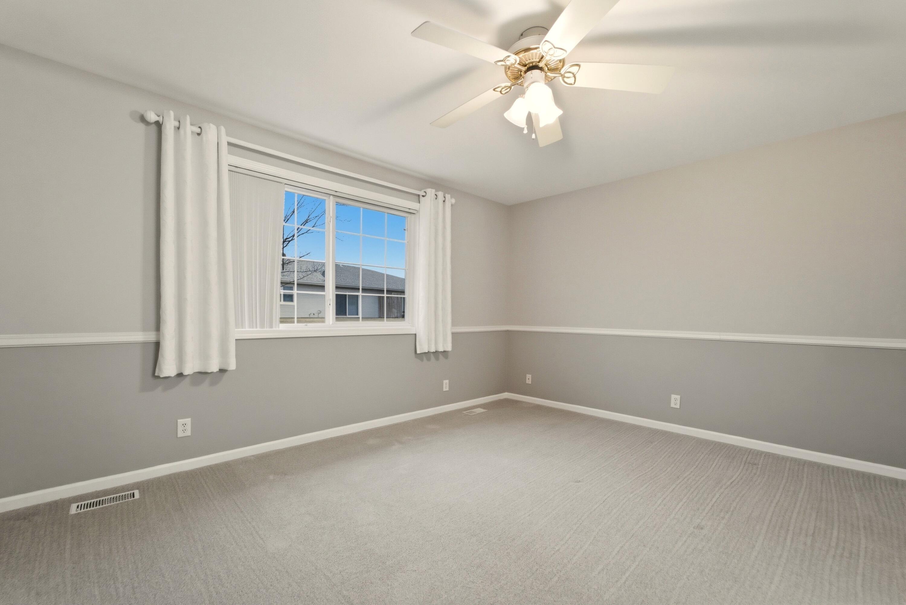 411 Pine Ridge Circle Lowell, IN 46356 - Photo 13 of 29 3000x2005