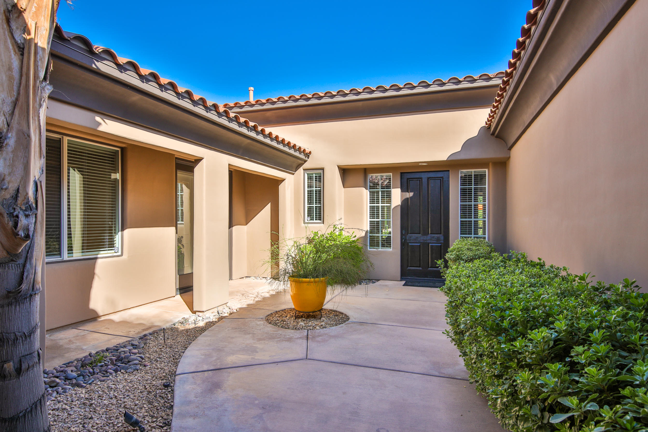 360 Loch Lomond Road Rancho Mirage, CA 92270 - Photo 3 of 76 068A3045