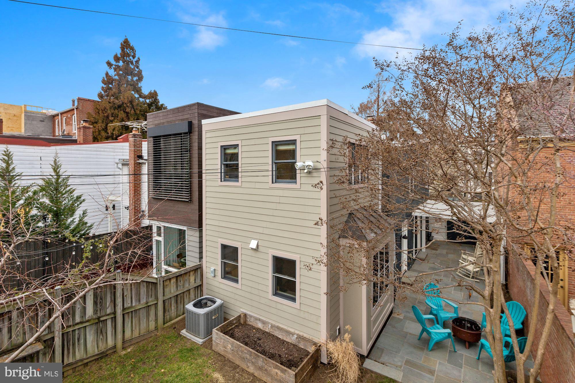 651 E Street Southeast Washington, DC 20003 - Photo 2 of 32 Rear Addition with Bay Window in 2015