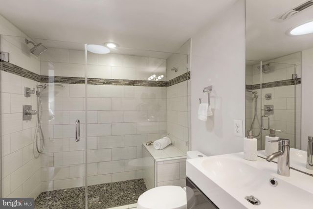 $1,150,000 | 651 E Street Southeast, Washington, DC 20003