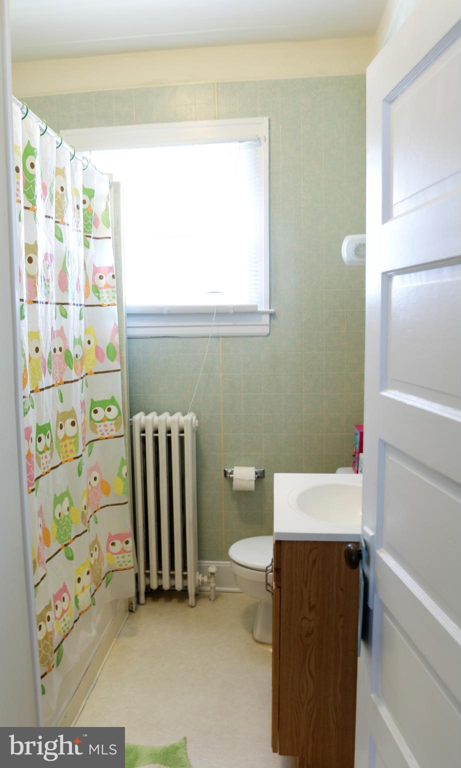 2212 Corbin Road Baltimore, MD 21214 - Photo 8 of 17 Full Bath with Ceramic Tile