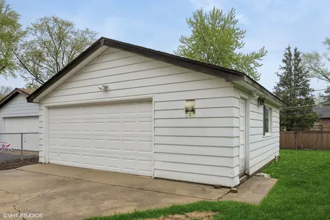 $299,000 | 1425 North Wilke Road, Arlington Heights, IL 60004