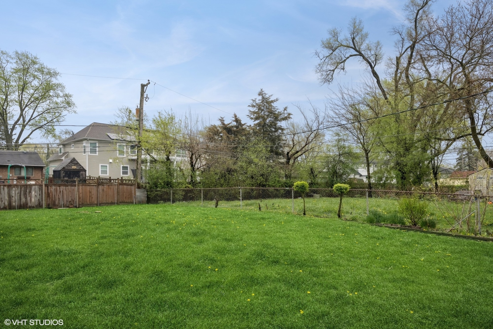 1425 North Wilke Road Arlington Heights, IL 60004 - Photo 10 of 12 a view of a park with large trees