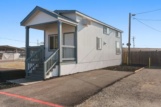 $99,950 | 317 Moffat Boulevard, Unit 14, Manteca, CA 95336